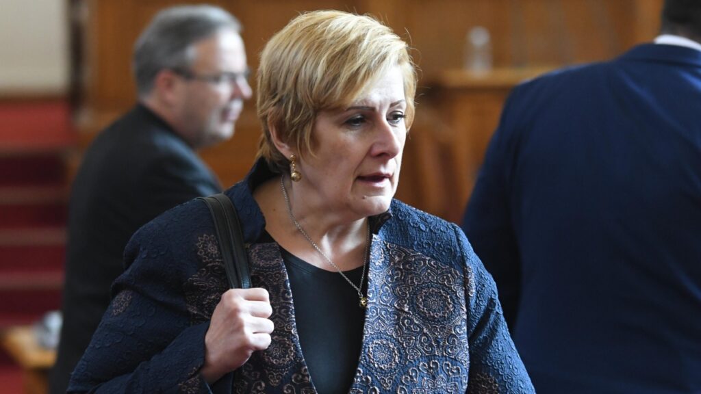 Гунчева напуснала „Възраждане“ срещу 1 милион (видео +документ)