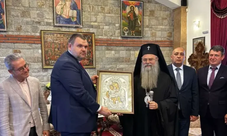 „Вие сте най-силната ни организация. Вие сте сърцето на ДПС! Благодаря, че сме заедно, благодаря ви за доверието – ще го оправдая!“