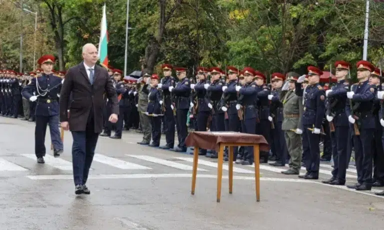 „Повишаването на доходите във въоръжените сили ще продължи и през следващите години“
