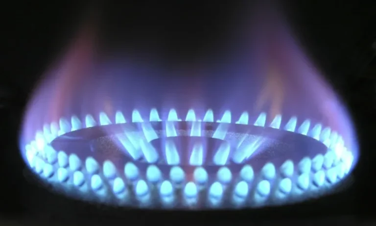 „Булгаргаз“ наглее! Иска поскъпване на газа с близо 6% за юли